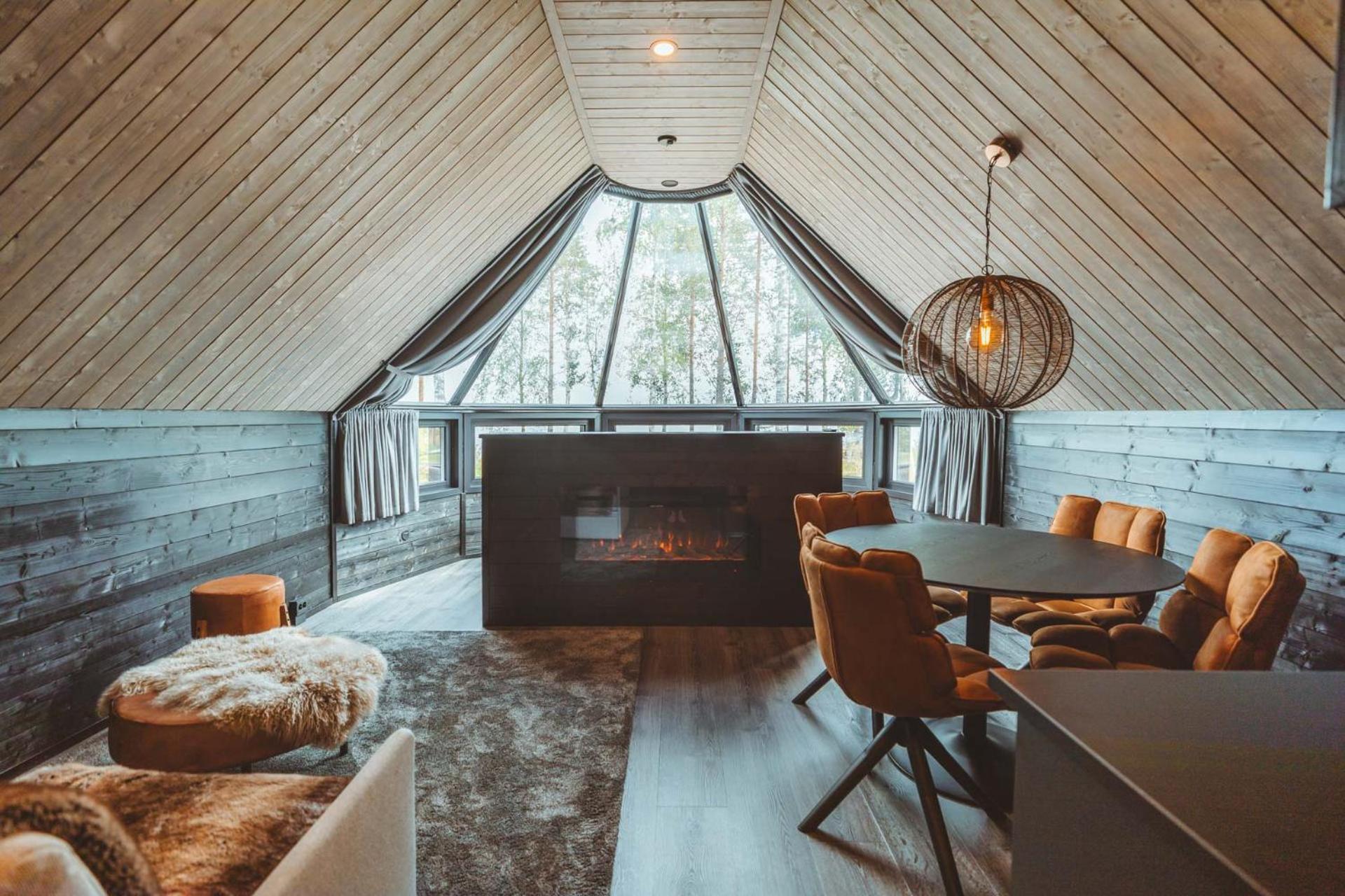 Aurora Cabin Family